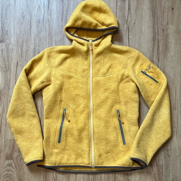 Arc'teryx Jackets & Blazers - Arc'Teryx Covert Polartec Women’s Gold Full Zip Hooded fleece full zip Medium